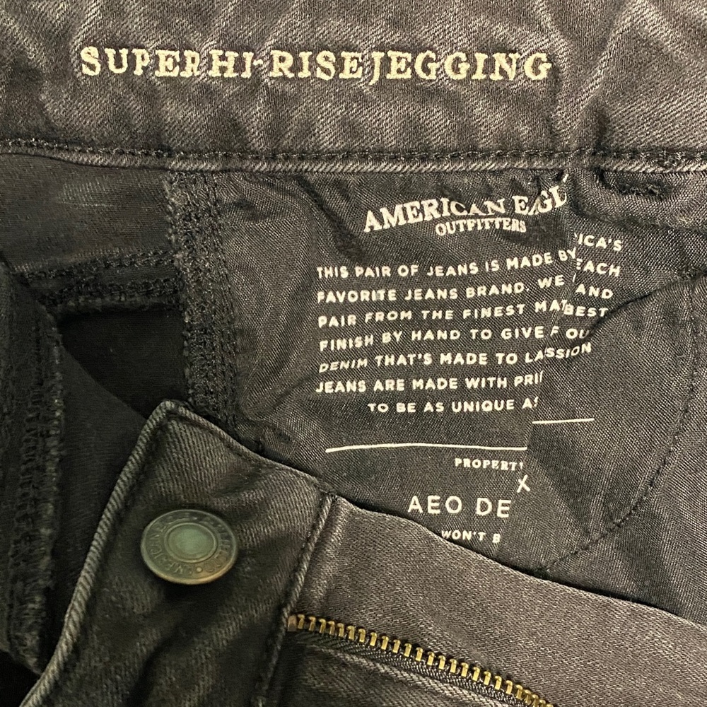 AE Women's Black Super Hi-Rise Jeggings - Picture 4 of 5